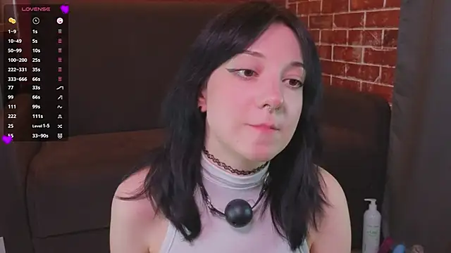 LisaBunnyy online show from April 4, 11:47 pm