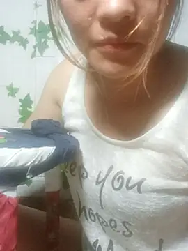 jjennyyy online show from May 20, 2:03 pm