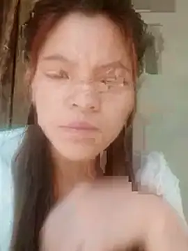 jjennyyy online show from April 8, 6:59 am