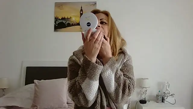 Clara1986 online show from March 29, 9:41 am