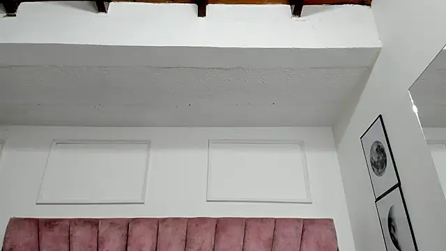 danibellucii  online show from March 3, 7:25 am