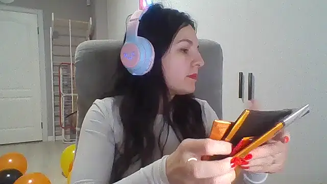 HollySecret77 online show from February 17, 3:55 pm