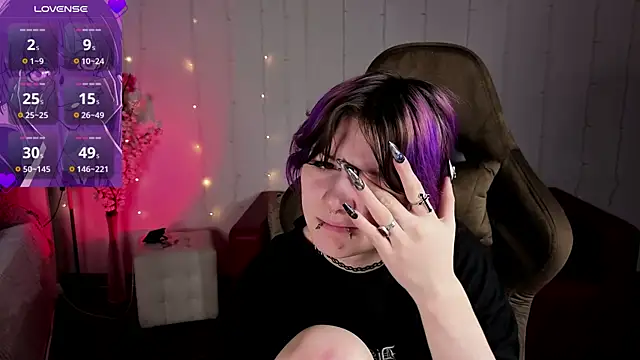 Ashley Veil online show from April 7, 8:44 pm