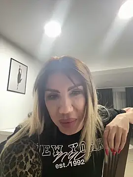 Missolevelvet online show from February 15, 8:41 pm