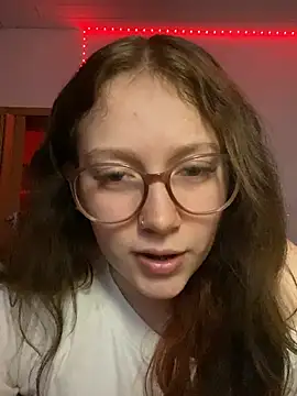 YoungLisaa18 online show from February 25, 9:35 pm