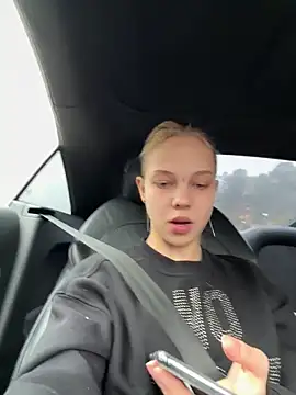 bellezza0 online show from March 4, 3:29 pm