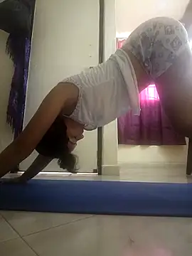 Qlotesexy online show from April 7, 2:30 pm