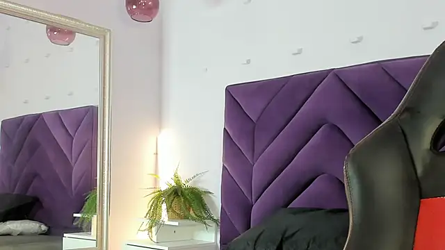 Meeganfoox online show from January 13, 4:07 am