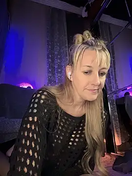VelvetMelisa online show from June 6, 5:19 pm