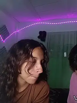 AlexxaAndRileyy online show from June 5, 6:14 pm