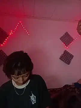 AlexxaAndRileyy online show from July 19, 3:42 am