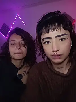 AlexxaAndRileyy online show from July 14, 11:09 pm