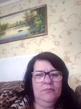 NysiOlsen online show from April 11, 12:09 pm