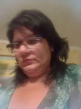 NysiOlsen online show from May 31, 6:31 pm