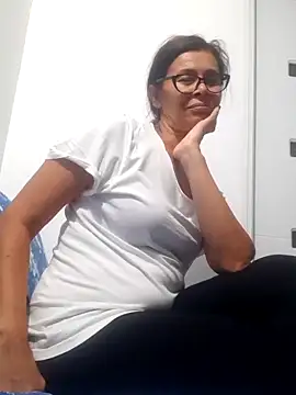 Snapshot of janehotmilf chatting on October 21, 4:11 pm janehotmilf online show from October 21, 4:11 pm