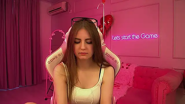 SofiaSarvain online show from February 14, 10:06 am