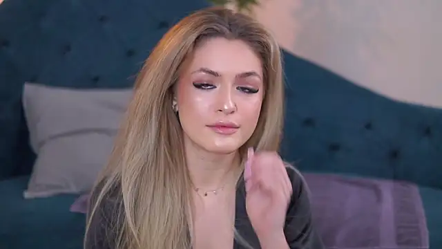 NayaQuinn online show from February 27, 8:19 pm