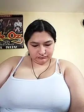 LauraHorny69 online show from June 25, 6:53 pm