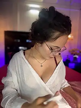 TeaseDollXXX online show from March 3, 9:32 pm