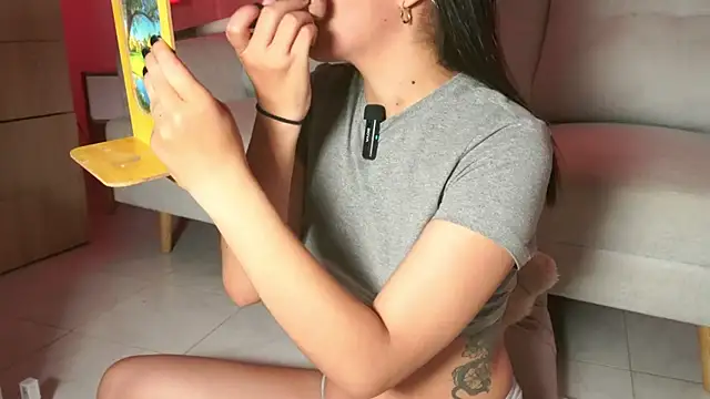 IvySanders online show from March 1, 2:44 am