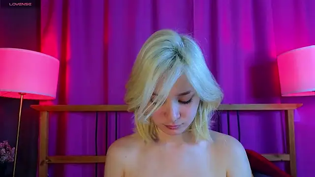 BarbaraGreen online show from June 17, 8:37 am