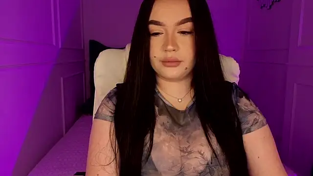 tinafox  online show from March 26, 9:44 am