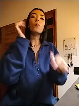 sweet shanaia online show from May 27, 3:36 am