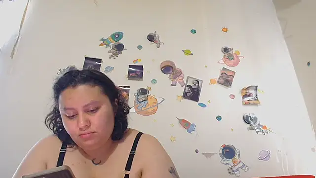 RavenEllieUniverse online show from June 27, 9:32 pm