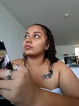 curly girl 31 online show from May 6, 8:35 pm