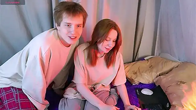 Lola Raivis  online show from February 20, 7:15 pm