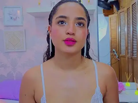 Emma Thompssonn online show from February 26, 12:59 pm