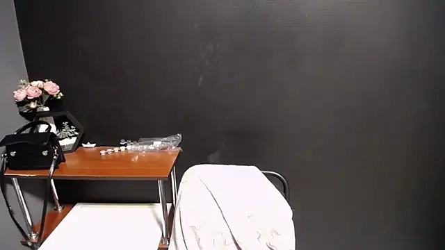 Sunny siren online show from February 8, 2:32 pm