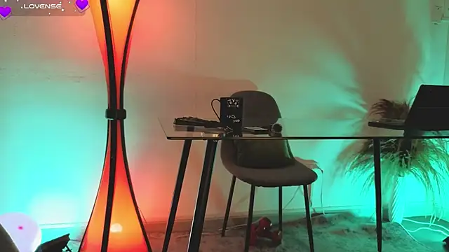 fransheskarossi online show from April 8, 12:40 pm