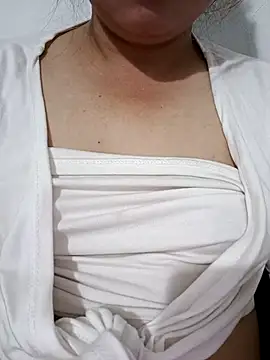 Elizabeth8 online show from February 2, 10:20 pm