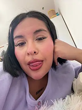 Nailealipsglossy online show from January 19, 9:38 am