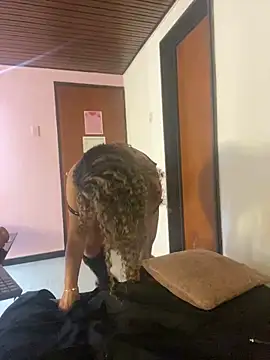 TianaRios Pink online show from March 19, 9:08 pm