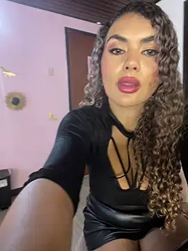TianaRios Pink online show from May 27, 7:00 pm