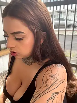 EmilyMoore Pink online show from February 2, 9:47 pm