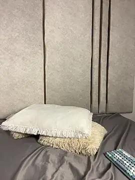 lilithdya online show from April 14, 12:00 am