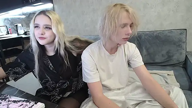 fray and lilla online show from February 5, 1:36 pm