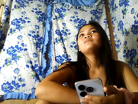 PinaySkinnyJust18 online show from July 8, 10:01 pm