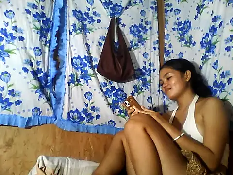 PinaySkinnyJust18 online show from June 26, 6:03 am