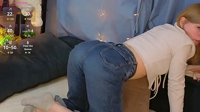 LanaRoxxy online show from March 11, 12:31 pm