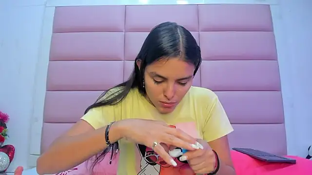 Catalinna 03 online show from April 9, 12:32 pm