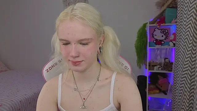 Mia WaterFall online show from April 14, 3:28 am