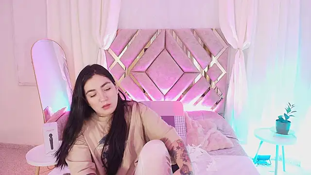 KathiaJenner online show from March 17, 1:37 pm