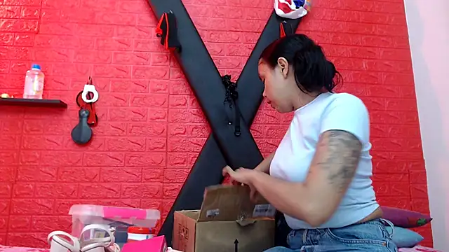 juliette18rose online show from February 19, 7:24 pm