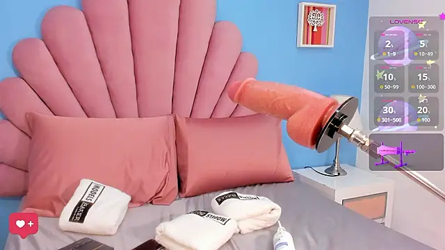 sexy curlylady online show from March 16, 3:20 am