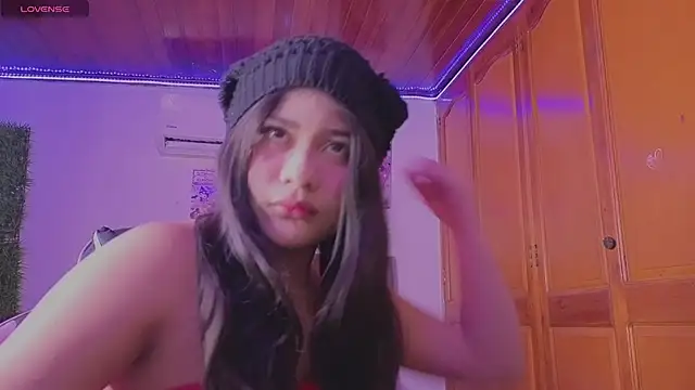 BadKittyy online show from June 17, 9:49 pm