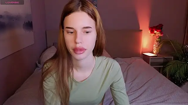 Anna Lumina online show from April 1, 8:17 pm